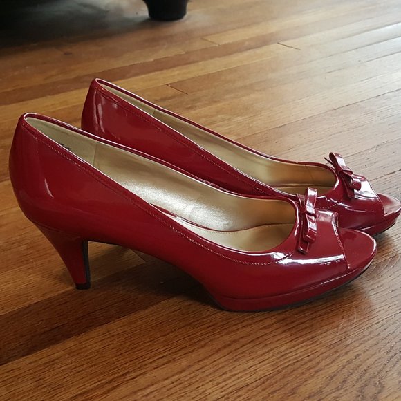 Bandolino Shoes - Bandolino red patent leather peep toe pumps